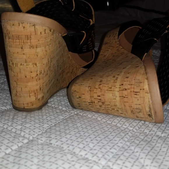 BOGO DEAL - Dr. Scholls Comfy wedges - Picture 4 of 5